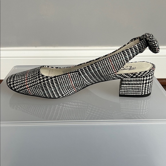 Bettye Muller Houndstooth Slingback Block
Heels - Picture 3 of 12